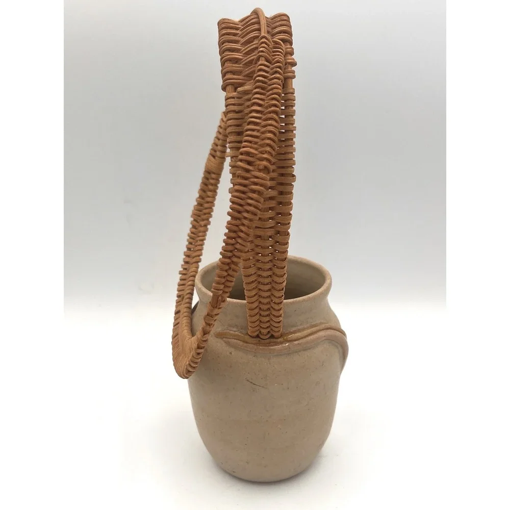 Mary Ashley Tan Pottery Vase Rustic Organic Rattan Handle Signed Hand Thrown‎